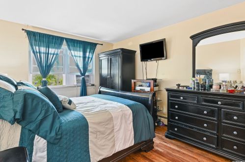 65-09 Beach Channel Dr, Far Rockaway NY  11691-2402 exterior