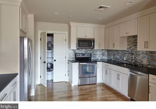6 Valley Rd, Paoli, PA 19301-1464