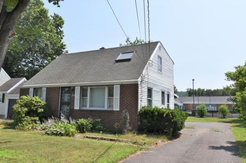 240 Farmington Ave, Plainville, CT 06062-1320