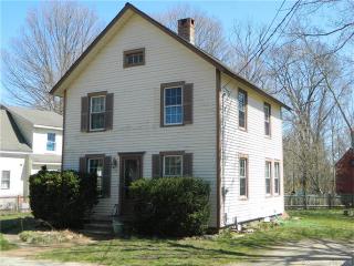 29 John St, Clinton CT  06413-1722 exterior