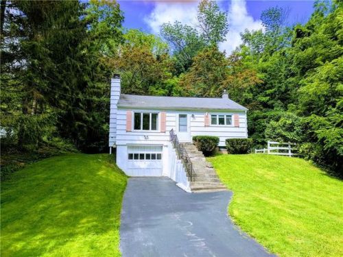 227 Loud Rd, Fairport, NY 14450-9510