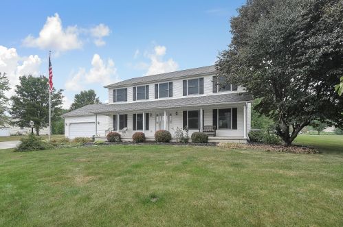90 Brandon Dr, Pataskala, OH 43062-8290