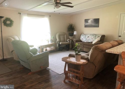 317 Holtzman Rd, Swartzville PA  17569-9769 exterior