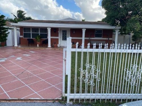 2578 Kentucky St, West Palm Beach, FL 33406-4236