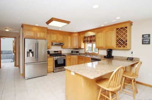 1998 Mount Vernon Rd, Southington, CT 06489-1073