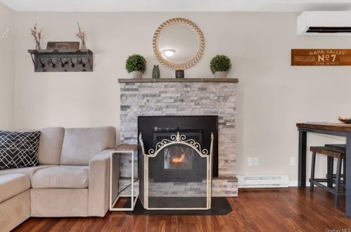 240 Overland Rd, Mahopac NY  10541-1121 exterior