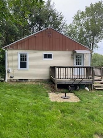 8 Margaret St, Monson, MA 01057-9416