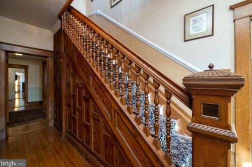 102 High St, Edinburg VA  22824-3084 exterior