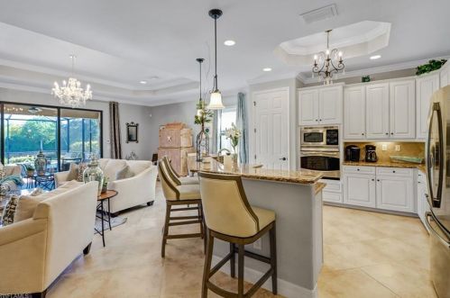 2982 Aviamar Cir, Naples FL  34114-9564 exterior