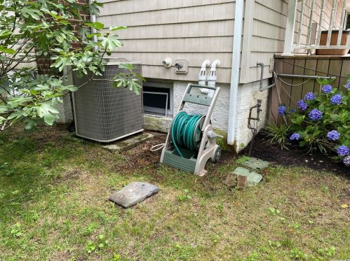 2254 Merokee Pl, North Bellmore NY  11710-3324 exterior