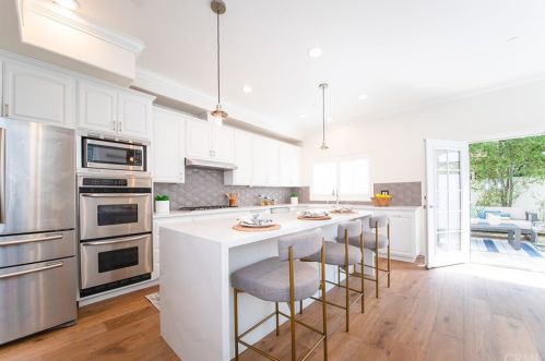 1814 Stanford Ave, Redondo Beach CA  90278-2744 exterior