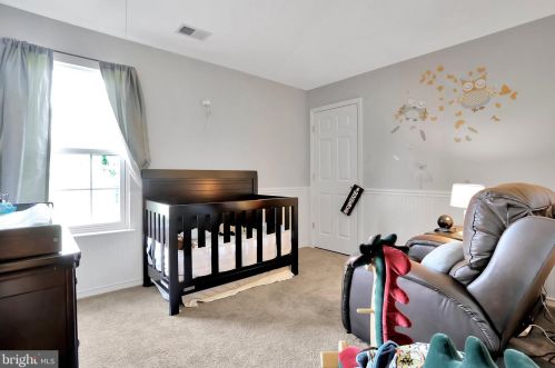 357 Locust Grove Dr, Purcellville VA  20132-3285 exterior