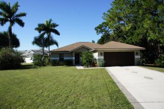 1100 Forest Lakes Blvd, Naples, FL 34105-2270