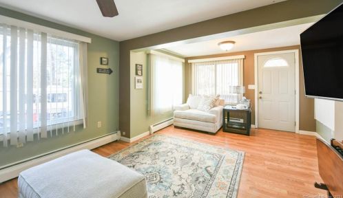 15 Forest St, East Hampton, CT 06424-1715