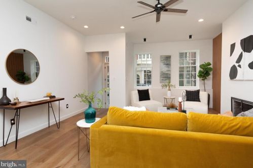 2037 Locust St, Philadelphia PA  19103-5613 exterior