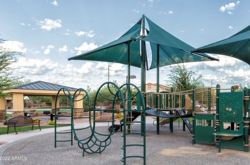 2588 Orleans Dr, Gilbert AZ 85298-2337 exterior