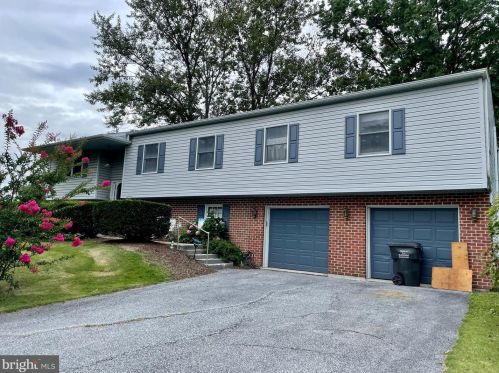 1441 Heather Pl, Pottstown, PA 19464-1706