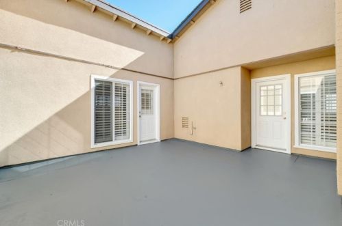 318 Sherman Dr, Long Beach CA  90746-1159 exterior