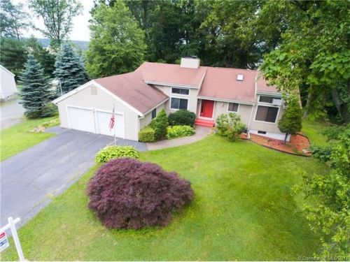 16 Partridge Ln, Milford, CT 06461-1718