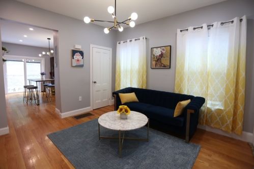 20 Mystic Ave, Melrose, MA 02176-4708