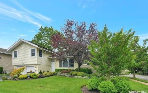 158 Maytime Dr, Muttontown, NY 11753-2251