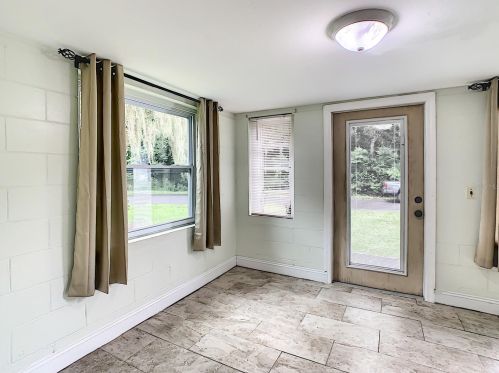 396 Collins St, Umatilla FL  32784-8387 exterior