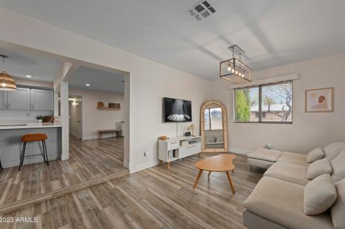 4359 Bluefield Ave, Phoenix AZ  85032-1441 exterior