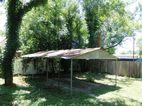 110 8th St, Webberville TX  78621-1610 exterior