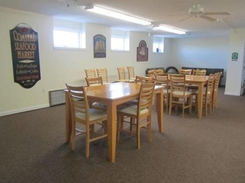 493 Ocean Blvd, Hampton NH  03842-3675 exterior