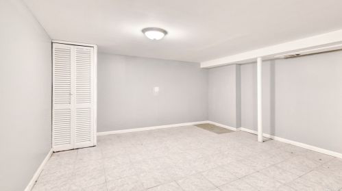 26 Elm St, Central Islip NY  11722-4145 exterior