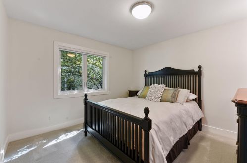 6812 Wooddale Ave, Minneapolis MN  55435-1635 exterior