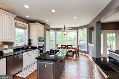 19277 Crk Fld Cir, Leesburg VA  20176-1621 exterior