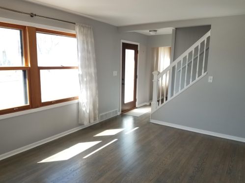 3744 Brust Ave, Milwaukee, WI 53207-4062