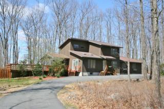 146 Wilsonville Rd, Hawley PA  18428-9138 exterior