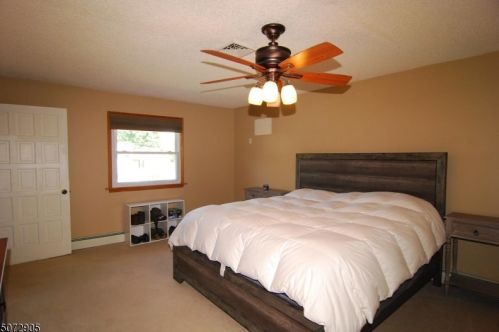 165 Belvidere Ave, Oxford NJ  07863-3010 exterior