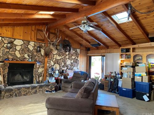 1101 Walnut Ave, Glendora CA  91741-3714 exterior