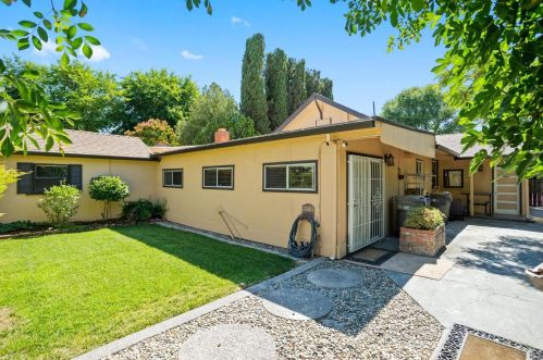1009 3rd St, Woodland, CA 95695-4905