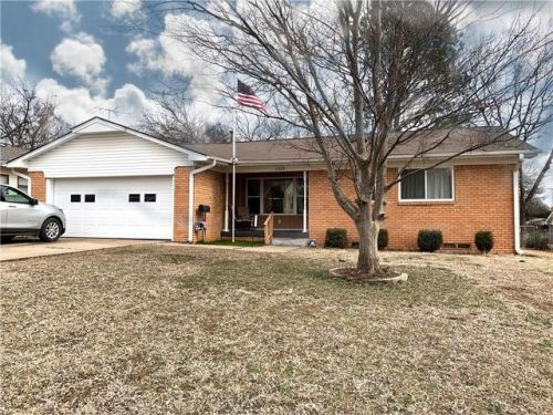 1529 Oklahoma Ave, Shawnee OK  74804-3848 exterior