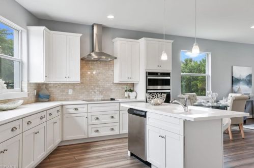 4501 Orchard Ln, Naples, FL 34112-6617