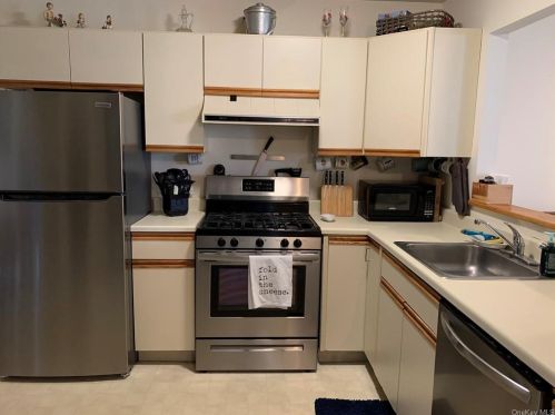 15 Olde Wagon Rd, Warwick NY  10990-4227 exterior