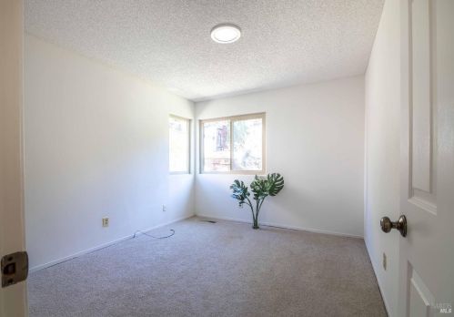 708 Montclair Dr, Santa Rosa CA  95409-2822 exterior
