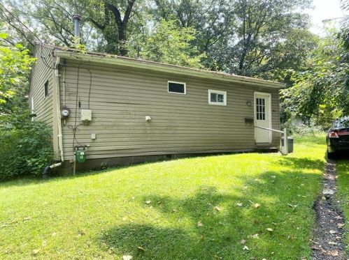 526 Westinghouse Ave, Wall, PA 15148-1126