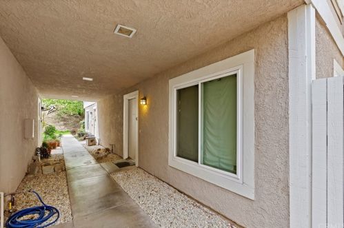 31319 The Old Rd, Santa Clarita, CA 91384-4209