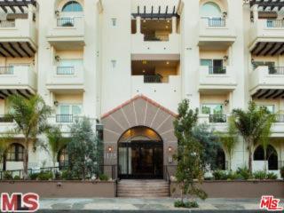 1135 Rexford Dr, Los Angeles CA  90035-1230 exterior