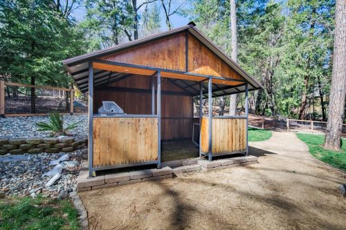 5752 Arrowhead Dr, Michigan Bluff CA  95631-9604 exterior