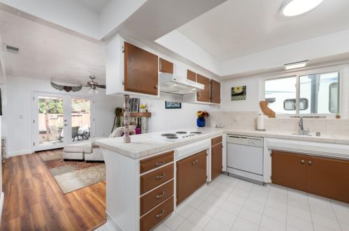 1412 Cottonwood St, Woodland CA  95695-5167 exterior