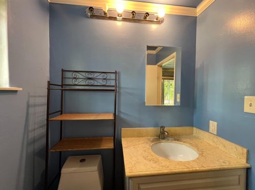 6241 Bromley Ave, Oakland CA  94621-3847 exterior