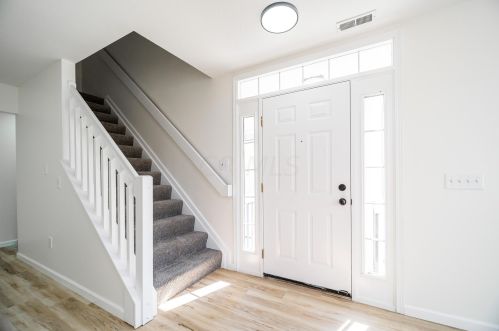 332 Oxford Oak Dr, Blacklick OH  43004-8481 exterior