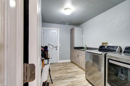 113 41 St, Cape Coral FL  33904-5127 exterior