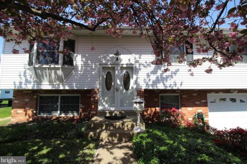 624 Pickering Rd, Southampton, PA 18966-4147